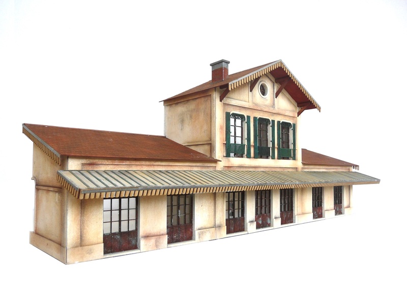 Demi-gare Est - O 1/43 ème