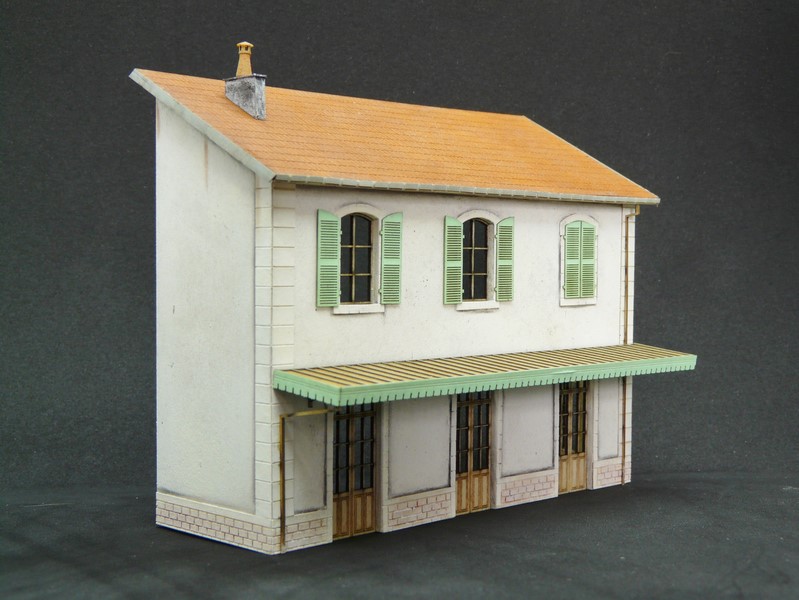 Maquette_gare_ho_maquette_ho_maquette_ho_train_maquette_bois_a_construire_maquette_bois_maquette_carton_maquette_en_bois_maquette_bois_batiment_modele_reduit_ho_1_.JPG