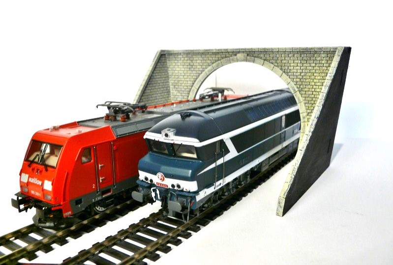 entree_de_tunnel_ho_entree_de_tunnel_simple_voie_entree_de_tunnel_1_87_tunnel_HO_tunnel_1_87_tunnel_train_miniature_tunnel_modelisme_bois_modelisme_17.JPG