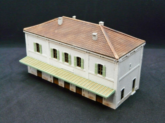 Gare PLM 5 portes, gare n, gare plm seconde classe, maquette découpe laser, gare 5 portes n, Maquette gare n, maquette n, maquette n train, maquette bois a construire, 1