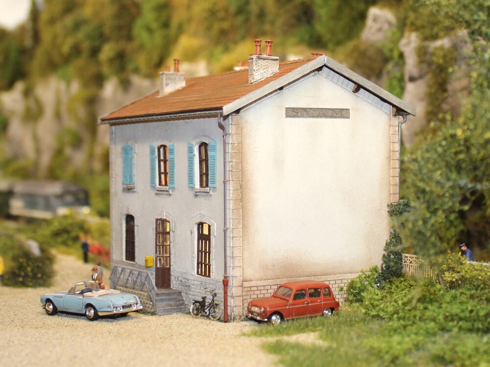Maquette Gare 1/72 En Bois – Kit à Monter, 22,5 Cm, Personnalisable à La Peinture – Pour Collectionneurs