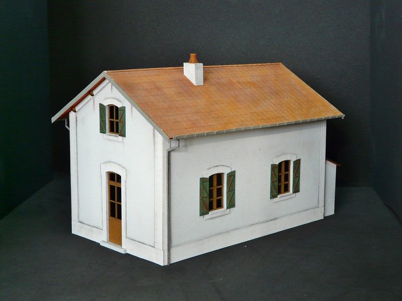 maison_garde_barrieres_echelle_O_maison_garde_barrieres_O_maison_garde-barrieres_garde_barriere_maison_garde_barriere_1_43_5_passage_a_niveau_O_bois_modelisme_1.JPG