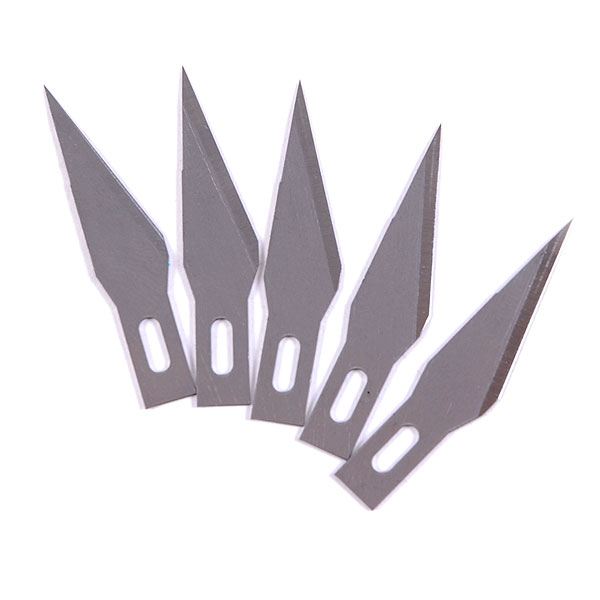 UN CUTTER SCALPEL AVEC 5 LAMES POUR MAQUETTE HO / N 