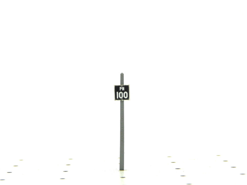 Pancarte passage à niveau « PN 100 »