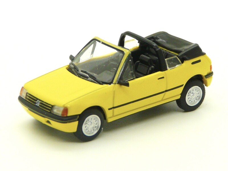 Peugeot 205 Cabriolet jaune