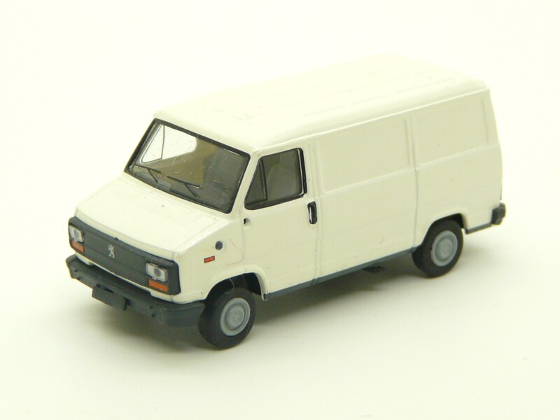 Peugeot J5 minibus blanc