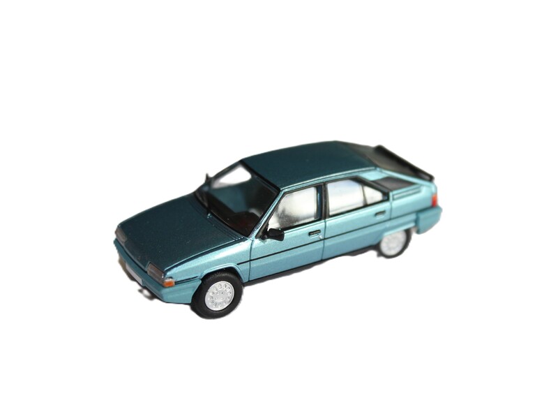Citroën BX bleu argenté
