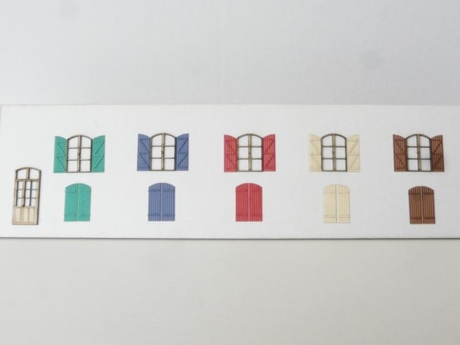 modelisme_fenetre_fenetre_en_bois_miniature_fabriquer_fenetre_miniature_porte_et_fenetre_miniature_porte_HO_fenetre_HO_huisserie_HO_1_BOIS_MODELISME_.JPG